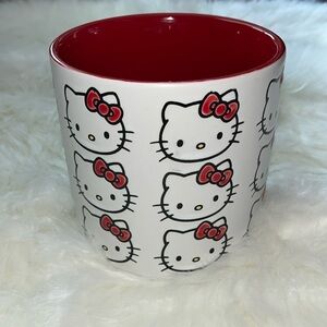 🆕️ HELLO KITTY RED AND WHITE PLANTER